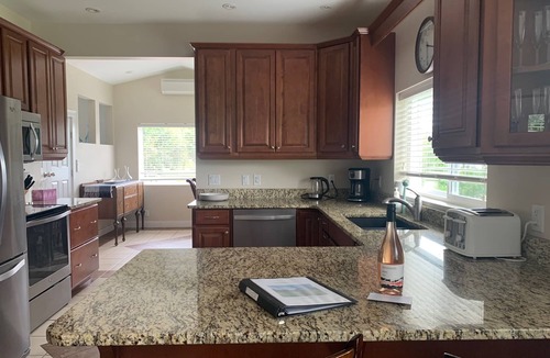 Okanagan-Similkameen Cottage | Cherry View Cottage (Approved for Short-term Rentals)