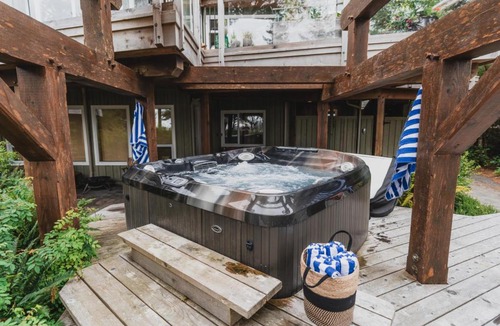 Tofino House | Chesterman on the Point - Beachfront