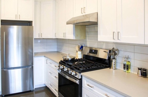 Okanagan-Similkameen Apartment | Chic Retreat | Rooftop Sauna, BBQ + Lake Views