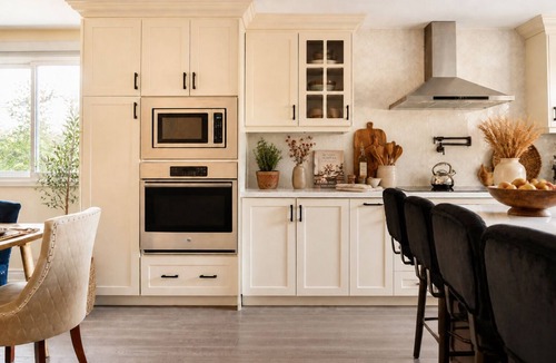 Newmarket House | Chic Spacious 3 BR Central Newmarket Home