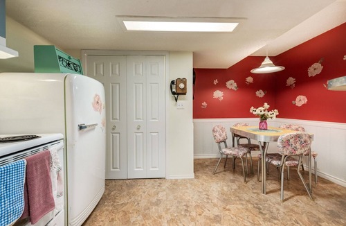 Northwest Calgary Apartment | Chic Vintage Suite Close to Airport & Downtown