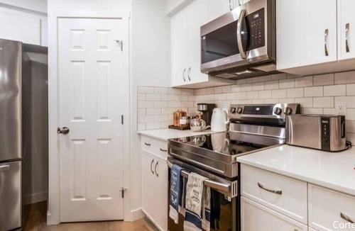 Stony Plain House | Chiccityescape3BDRM King