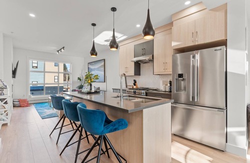 Chilliwack Proper Village West House | Chilliwack Gem 4BR, Studio Bliss