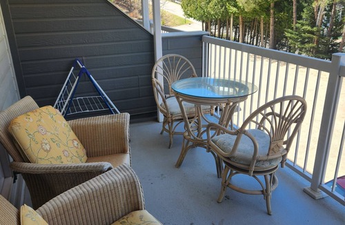 Mont-Tremblant Village Condo | CITQ 314539 Comfy Old Village location that is close to park, pool and amenities