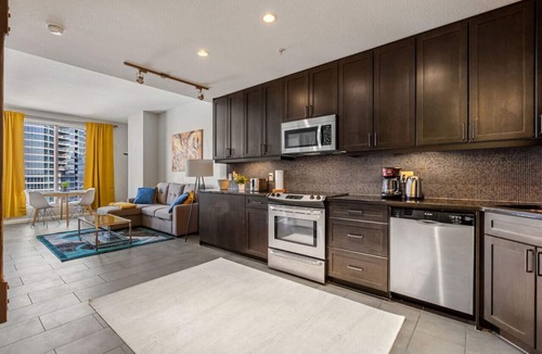Victoria Park Condo | City View 1BR Downtown Calgary