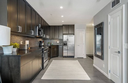 Victoria Park Condo | City View 1BR Downtown Calgary