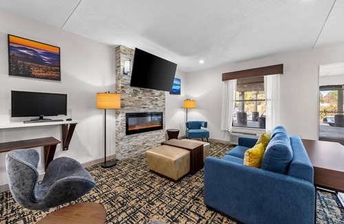 Archdale Hotel | Clarion Pointe