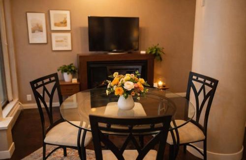 Crosstown Apartment | Classy Downtown Vancouver Apartment Near Rogers Arena