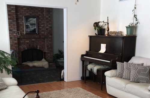 Rutland House | Clean cosy cottage with fenced backyard