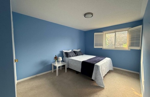 Burlington House | Clean Room, Great Location