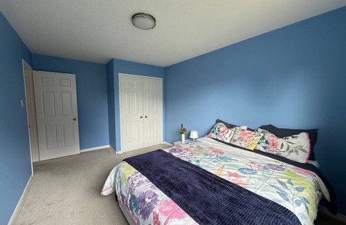 Burlington House | Clean Room, Great Location