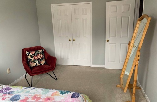 Burlington House | Clean Room, Great Location