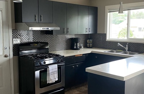 Kamloops House | Close to downtown
