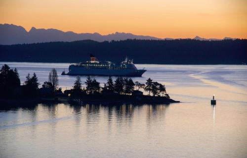 Regional District of Nanaimo Hotel | Coast Bastion Hotel