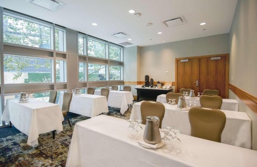 Coal Harbour Hotel | Coast Coal Harbour Vancouver Hotel by APA