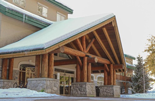 Revelstoke Hotel | Coast Hillcrest Hotel