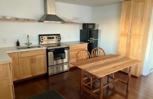 Alert Bay House | Coastal Nest Ocean & Mountain View Suite
