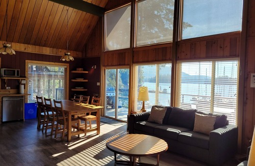 Irvines Landing Ski Chalet | Coastal Serenity Chalet