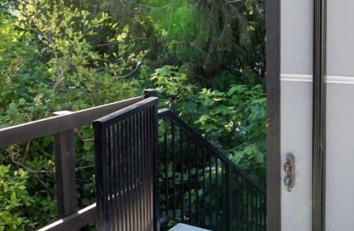 Sooke Apartment | Coastal Shores Oceanside Retreat