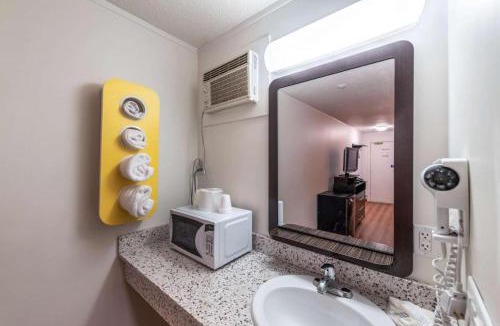 Valleyview Hotel | Coastline Motel Kamloops