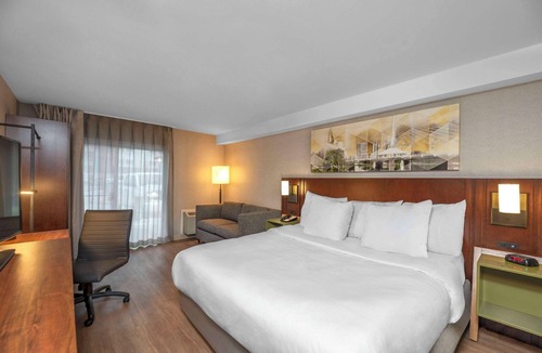 Brossard Hotel | Comfort Inn Brossard