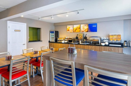 Brossard Hotel | Comfort Inn Brossard
