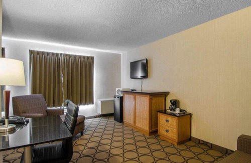 Regina Hotel | Comfort Inn Regina East