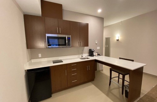 Valemount Hotel | Comfort Inn & Suites