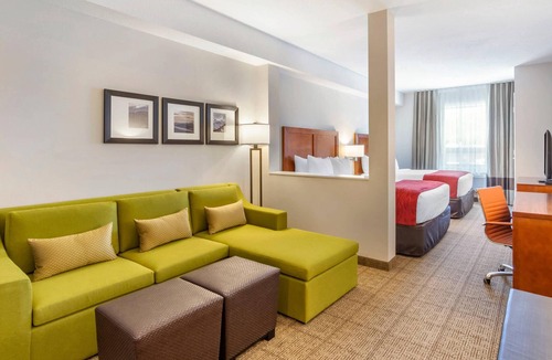 Valemount Hotel | Comfort Inn & Suites
