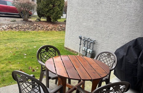Central Okanagan Apartment | ⭐ Comfortable 1 Bedroom Suite in Amenity Rich Resort – Sleeps 4