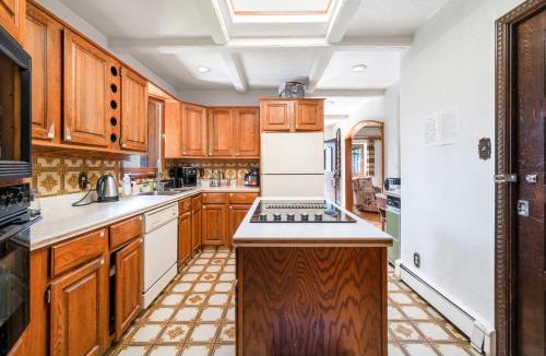 Shaughnessy House | Comfortable 1BR Stay in Central Vancouver