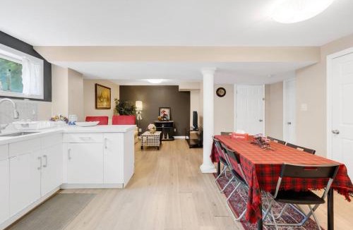 Richmond Hill House | Comfortable Basement Private Room with Ensuite Near Plaza