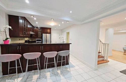 Willowdale Bed & Breakfast | Comfortable Bedroom in central Yonge and Sheppard and North York Centre