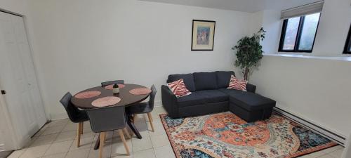 Westmount Apartment | Comfortable condo in Montreal