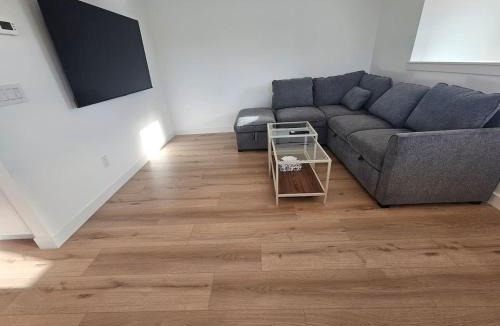Montgomery House | Comfortable Home Near Hospitals and Parks