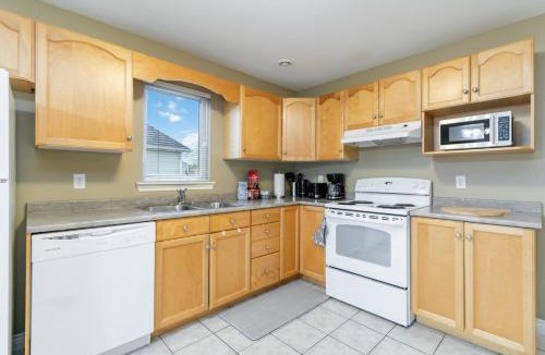 Moncton House | Comfortable, Spacious 3 bedroom Home