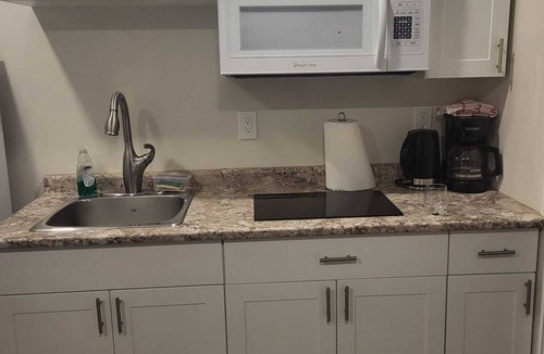 Winnipeg House | Comfy 2 bedroom basement & bathroom, close to a lot of stores & family friendly!