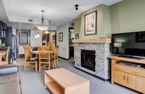 Dead Man's Flats Condo | Comfy 2BR Minutes from Downtown w/Hot Tub!
