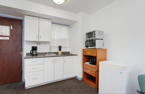 Inner Harbour Apartment | Comfy and Cozy Studio