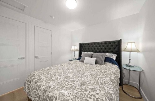 Grandview-Woodland House | Commercial Drive Private Upper