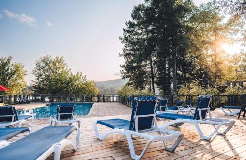 Lac Superieur Village House | Condo by the Lake - Mountain View & Resort