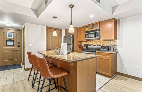 Copperstone Resort Condo | Contemporary 2BR w/hot tub and Mountain Views