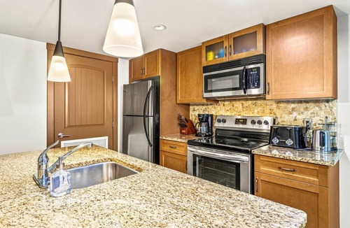 Copperstone Resort Condo | Contemporary 2BR w/hot tub and Mountain Views