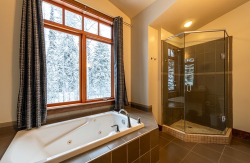 Golden Cabin | Copper Horse Lodge