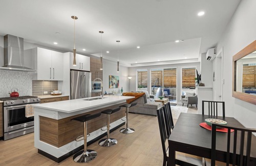 Cordova Bay Condo | Cordova Bay Living