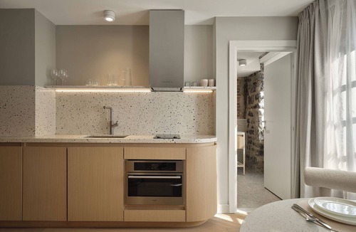 Old Montreal Apartment | Corner Apartments