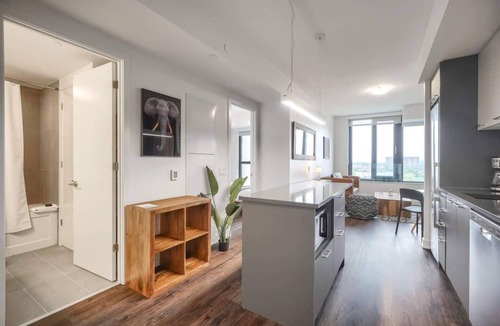 Mississauga Apartment | Corporate Stays | Brightstone 1 Bedroom + DEN