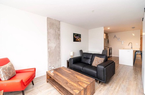 North End Apartment | Corporate Stays | Junction 2 Bedrooms