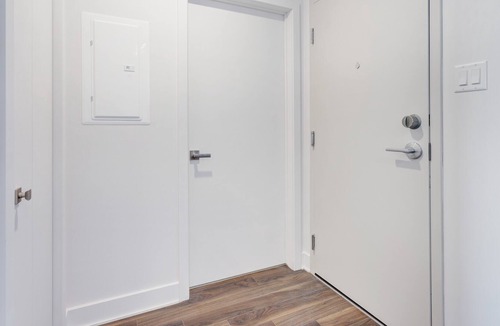Brossard Apartment | Corporate Stays | Lumeo | Bright & open 2BR