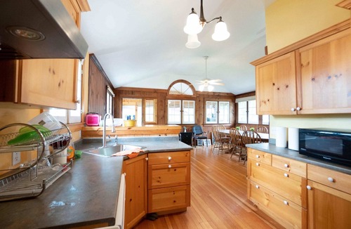 Crystal Beach House | Cottage Beside Crystal Beach - 3BR & BBQ!